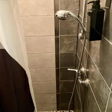 Le Repaire Legendaire * קרקסון